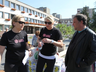 Labda banda a Városháza téren - fotó: Sándor Judit