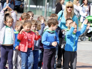 Labda banda a Városháza téren - fotó: Sándor Judit