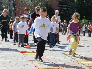Labda banda a Városháza téren - fotó: Sándor Judit
