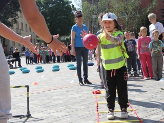 Labda banda a Városháza téren - fotó: Sándor Judit