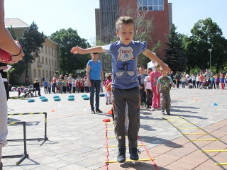 Labda banda a Városháza téren - fotó: Sándor Judit