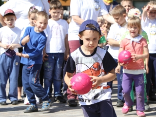 Labda banda a Városháza téren - fotó: Sándor Judit