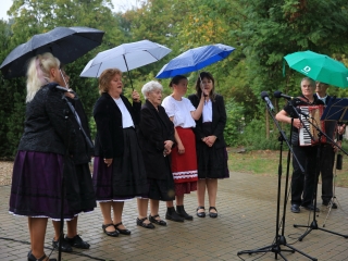 A Jakó-házaspár emlékművének avatása - fotó: 