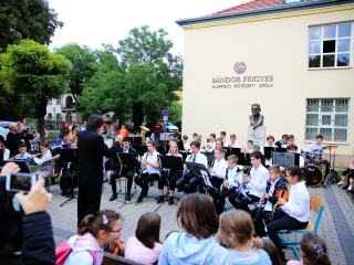 A zene világnapja a Sándor Frigyes Zeneiskolában - fotó: 