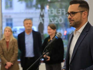 A megyei tárlat megnyitója az Uitz Teremben - fotó: 