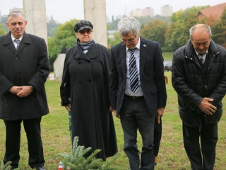Október 6. – megemlékezés és koszorúzás - fotó: 