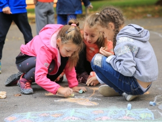 Aszfaltrajzok a Vasvári iskola születésnapjára - fotó: 