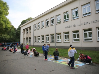 Aszfaltrajzok a Vasvári iskola születésnapjára - fotó: 