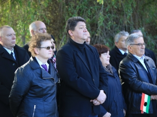 '56 öröksége: ünnepi műsor és koszorúzás a kopjafánál - fotó: 