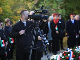 '56 öröksége: ünnepi műsor és koszorúzás a kopjafánál - fotó: 