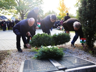 '56 öröksége: ünnepi műsor és koszorúzás a kopjafánál - fotó: 