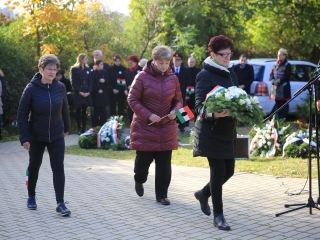 '56 öröksége: ünnepi műsor és koszorúzás a kopjafánál - fotó: 