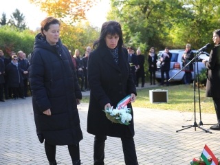 '56 öröksége: ünnepi műsor és koszorúzás a kopjafánál - fotó: 