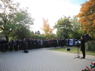 '56 öröksége: ünnepi műsor és koszorúzás a kopjafánál - fotó: 