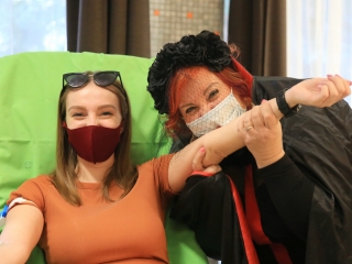 A Halloween véradás véresen komoly képei!  - fotó: 