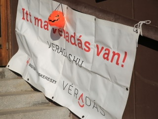 A Halloween véradás véresen komoly képei!  - fotó: 