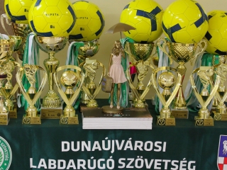 VIII. Ádám Anita, IX. Héger Ádám és IV. Komáromi Ádám Emléktorna - fotó: 