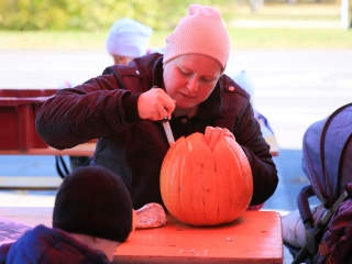 Tökfaragó verseny a Vasmű úton - fotó: 