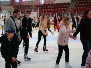 Szabadkori a jégcsarnokban - fotó: 