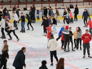 Szabadkori a jégcsarnokban - fotó: 