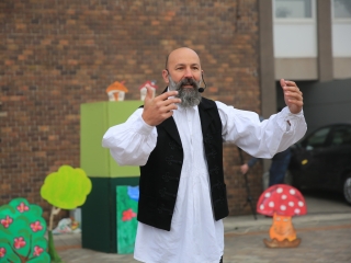 Libás sokadalom Márton napjára a város óvodásainak - fotó: 