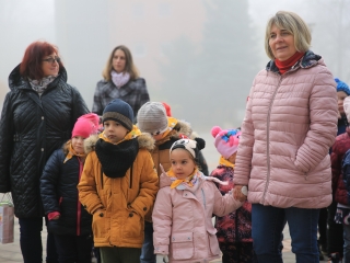 Libás sokadalom Márton napjára a város óvodásainak - fotó: 