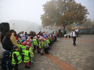 Libás sokadalom Márton napjára a város óvodásainak - fotó: 
