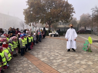 Libás sokadalom Márton napjára a város óvodásainak - fotó: 
