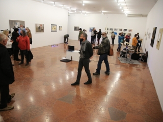 Éri Jenő kiállításának megnyitója az Uitz Teremben - fotó: 