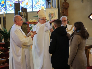 Bérmálás a római katolikus főtemplomban - fotó: 