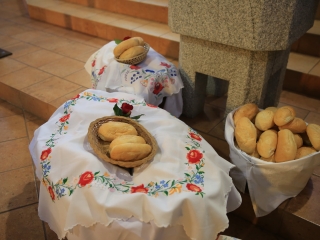 Bérmálás a római katolikus főtemplomban - fotó: 