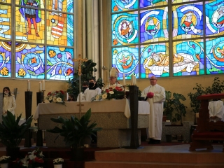 Bérmálás a római katolikus főtemplomban - fotó: 