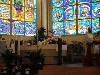 Bérmálás a római katolikus főtemplomban - fotó: 