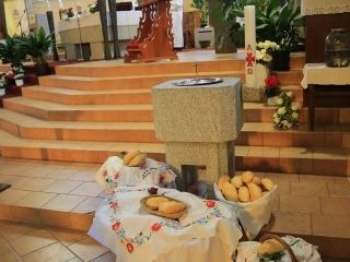 Bérmálás a római katolikus főtemplomban - fotó: 