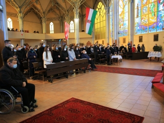 Bérmálás a római katolikus főtemplomban - fotó: 