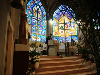 Bérmálás a római katolikus főtemplomban - fotó: 