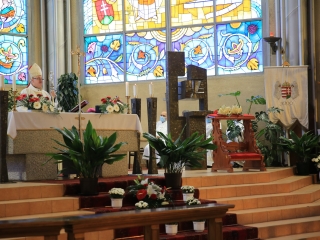 Bérmálás a római katolikus főtemplomban - fotó: 