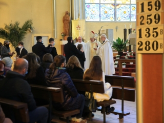 Bérmálás a római katolikus főtemplomban - fotó: 