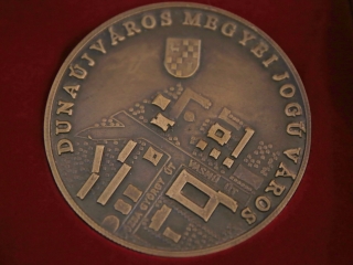 Sztálinváros utolsó, Dunaújváros első szülöttei - fotó: 