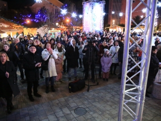 Az "Adventi forgatag" nyitánya a Városháza téren - fotó: 