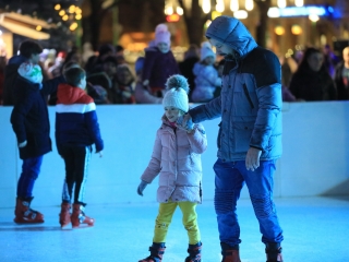 Az "Adventi forgatag" nyitánya a Városháza téren - fotó: 