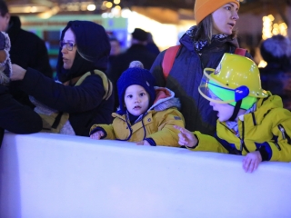 Az "Adventi forgatag" nyitánya a Városháza téren - fotó: 