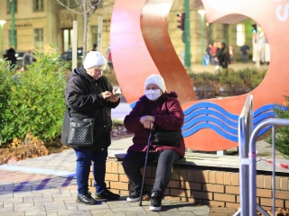 Az "Adventi forgatag" nyitánya a Városháza téren - fotó: 