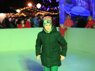 Az "Adventi forgatag" nyitánya a Városháza téren - fotó: 