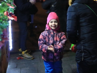 Az "Adventi forgatag" nyitánya a Városháza téren - fotó: 