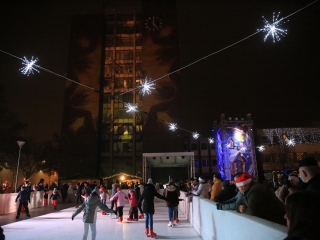 A remény gyertyája a Városháza téren - fotó: 