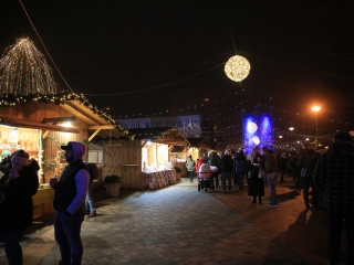 A remény gyertyája a Városháza téren - fotó: 