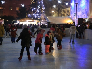 A remény gyertyája a Városháza téren - fotó: 