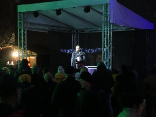 A remény gyertyája a Városháza téren - fotó: 