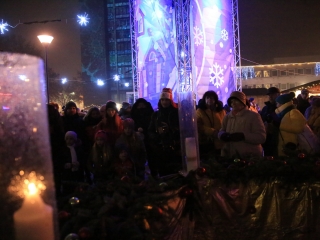 A remény gyertyája a Városháza téren - fotó: 